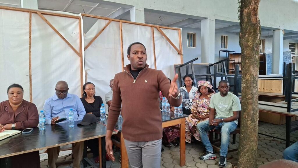 le maire adjoint renforce le dialogue avec les cadres de base