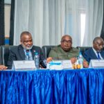 Corneille Nangaa et Bertrand Bisimwa échangent avec des cadres du FRN