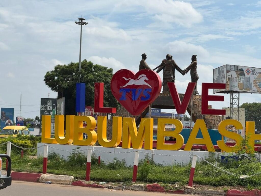Lubumbashi : la mairie dément toute interdiction des discussions politiques aux arrêts de bus la mairie dément toute interdiction des discussions politiques aux arrêts de bus