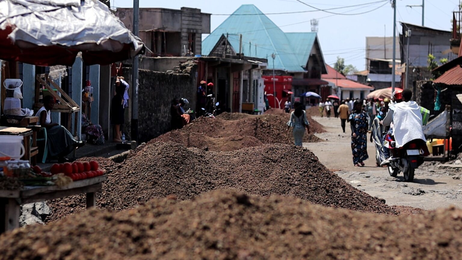 Goma : Début des travaux de pavage de la route principale axe Kasika Goma : Début des travaux de pavage de la route principale axe Kasika