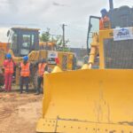 le gouverneur militaire lance les travaux d'asphaltage de 25 Km de voirie urbaine