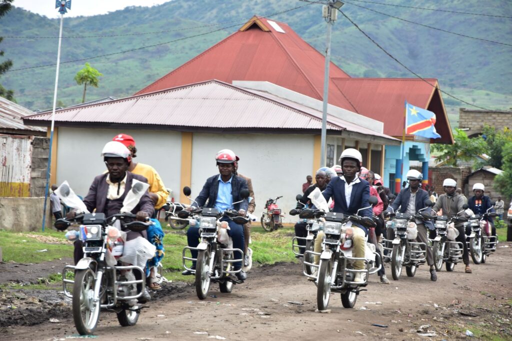 Beni : la MONUSCO remet 16 motos aux autorités locales la MONUSCO remet 16 motos aux autorités locales