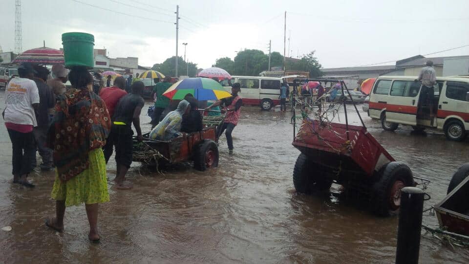 Lubumbashi : un cambiste braqué sous une forte pluie à Bel-Air un cambiste braqué sous une forte pluie à Bel-Air